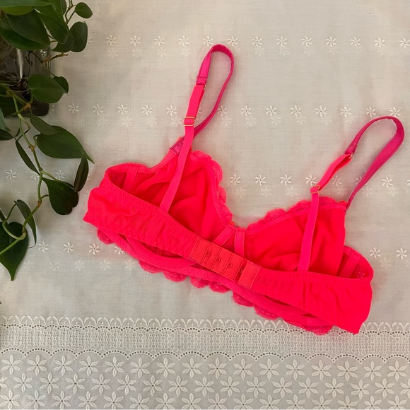 Mimi Holliday Hot Lips pink balconette bra with heart lace 32B - Picture 5 of 8